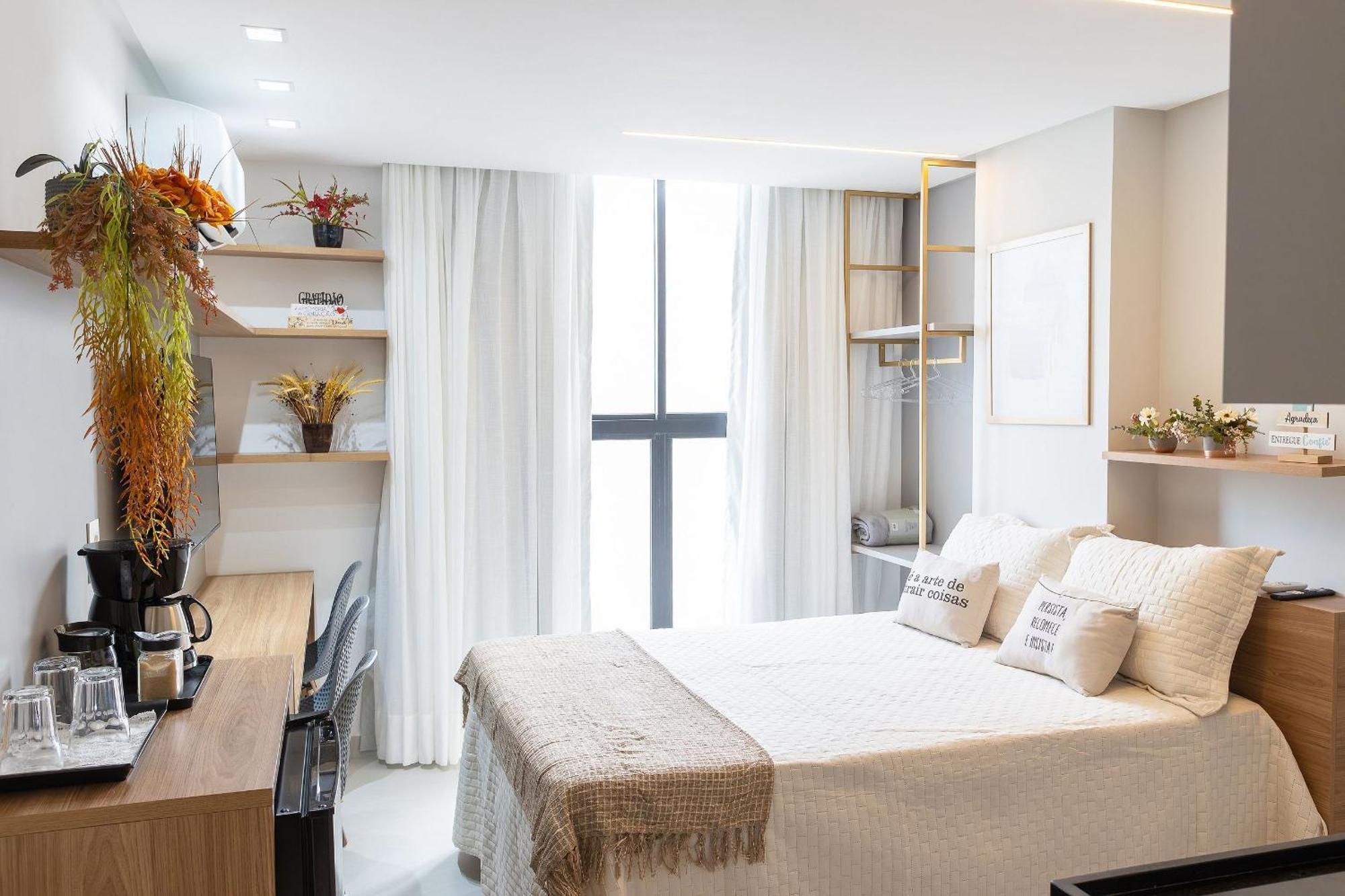Breeze Residence#408 *